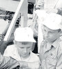 Fidel Castro recibiendo a los chicos de Chernobyl a su llegada a Cuba para tratarse, en una foto de Granma.