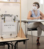 Los preparativos para las elecciones del domingo incluyen medidas sanitarias para prevenirel contagio de coronavirus. (Fuente: AFP)