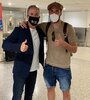 De barbijos y boinas. Jorge Mas junto a Higuaín en Miami. (Fuente: Twitter Jorge Mas)