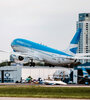 Aerolíneas volará desde Ezeiza hasta que terminen de refaccionar el Aeroparque.  (Fuente: NA)