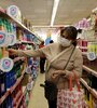 En los supermercados hay “góndolas estiradas” o vacíos parciales, sobre todo en aceites, yerba, harina y lavandina.  (Fuente: Bernardino Avila)