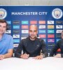 Pep Guardiola firma su contrato hasta 2023.