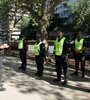 Uno de los grupos policiales con presencia en vía pública. (Fuente: Prensa de Gobernación)