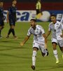 Luciano Recalde grita el primer gol de Platense, apenas iniciado el encuentro. (Fuente: Télam)