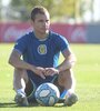 Marco Ruben ayer durante una pausa de la práctica canaya. (Fuente: Prensa CARC)