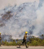 Los incendios en El Bolsón no están controlados y hay temor de que el calor empeore la situación. (Fuente: NA)