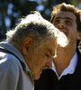 Pepe Mujica trabaja en el falso documental uruguayo Traigan el porro.