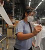 La industria manufacturera, una de las áreas que el informe rescata por su ritmo de repunte. (Fuente: EFE)