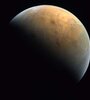 La imagen de Marte captada por la sonda Esperanza que Emiratos Árabes Unidos envió al planeta rojo.