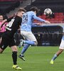 El portugués Bernardo Silva marcó, de cabeza, el primer gol del City. (Fuente: AFP)