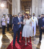 El presidente Alberto Fernández dialoga con la vicepresidenta Cristina Kirchner, poco antes de hablar ante el Congreso. (Fuente: Presidencia)