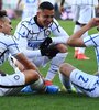 Lautaro, Alexis Sánchez y Hakimi celebran el gol del argentino. (Fuente: Twitter Inter)