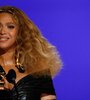 "Es mi trabajo y el de todos reflejar los tiempos que vivimos. Son tiempos difíciles", dijo Beyoncé al recibir su premio. 