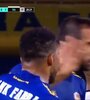 El momento del cachetazo de Fabra a Izquierdoz, durante el partido ante Talleres. (Fuente: Captura de TV)