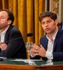 Axel Kicillof, gobernador bonaerense, junto al ministro de Finanzas, Pablo López (Fuente: NA)