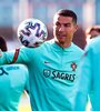 Cristiano Ronaldo, a la cabeza de Portugal. (Fuente: EFE)