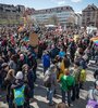 La variopinta protesta en Alemania, mezcla de izquierdas y derechas. (Fuente: Télam)