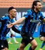 Darmian festeja el gol de Inter junto a Lautaro Martínez. (Fuente: EFE)