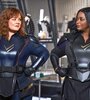 Melissa McCarthy y Octavia Spencer en trajes de spándex. 