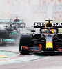 Verstappen matiene la punta ante la presión de Hamilton. (Fuente: Fórmula 1)