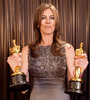 Kathryn Bigelow con los premios Oscar 2008 a la mejor película y dirección, por "Vivir al límite". 