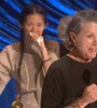 Frances McDormand celebra junto a Chloé Zhao el triunfo de "Nomadland".