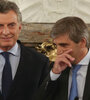 Mauricio Macri con su entonces ministro de Finanzas y luego presidente del Banco Central, Luis Caputo, responsables del vertiginoso endeudamiento público 2015-2019. (Fuente: NA)