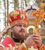 El obispo Leonid es médico cirujano.