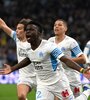 El senegalés Bamba Dieng festeja el primer gol del Olympique (Fuente: AFP)