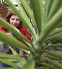 Beatriz Vignoli se define como rescatadora urbanas de plantas abandonadas. (Fuente: Andres Macera)