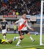 Palavecino festeja su gol, el primero de la noche en el Monumental (Fuente: NA)