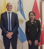 El secretario de Derechos Humanos, Horacio Pietragalla, junto a la embajadora argentina en El Vaticano, María Fernanda Silva.