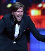 Ruben Östlund festeja su triunfo como si fuera el ganador de un campeonato de fútbol. 