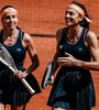 Sabatini, de 52 años, y Dulko, de 37, sumaron su segundo triunfo en el torneo de Leyendas de Roland Garros. (Fuente: Télam)