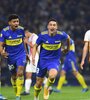 Sández inicia el festejo de su gol, el primero de Boca (Fuente: Télam)