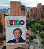 Vista aérea de una valla publicitaria con propaganda electoral de Petro en Cali. (Fuente: AFP)