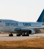 El avión de Emtrasur demorado en Ezeiza.