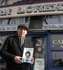 Jorge Olguín en la puerta del bar San Lorenzo (Fuente: Alejandro Leiva)