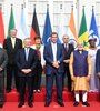 Alberto Fernández junto a los líderes de otros países invitados especialmente a la reunión de las potencias del G7. (Fuente: NA)