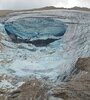 Los socorristas debieron extraer los cuerpos del hielo y la roca en la que yacían. Foto: Corpo Nazionale Soccorso Alpino E Speleologico.