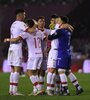 Todo Huracán celebra el triunfazo de visitante frente a Lanús (Fuente: Télam)