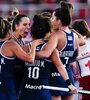 Las Leonas festejan el gol de Granatto frente a Inglaterra. (Fuente: EFE)