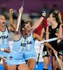 Albertario festeja el segundo gol de Las Leonas. Después hubo que sufrir (Fuente: EFE)