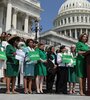 Nancy Pelosi, demócrata, presidente de la Cámara baja, en un duro discurso por lo derechos reproductivos frente al Capitolio. (Fuente: AFP)