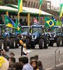 Los tractores delagro, presentes en el desfile de Bolsonaro. (Fuente: EFE)