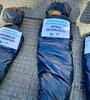 Bolsas mortuorias colocadas por un sector de Juntos por el Cambio frente a la Casa Rosada.