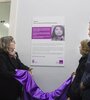 El rector Bartolacci junto a familiares de Marité Vidal en el acto en la sede de Gobierno.