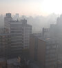 Una imagen que se repite: humo en la ciudad. Javkin expresó su malestar.