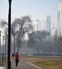 El humo de los incendios en Entre Ríos hizo irrespirable Rosario. (Fuente: Télam)