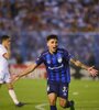 Mateo Coronel luego de convertir el primer gol del local (Fuente: Télam)